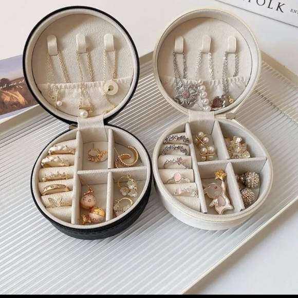 🆕Just In Small Travel Jewelry Box - Picture 3 of 4